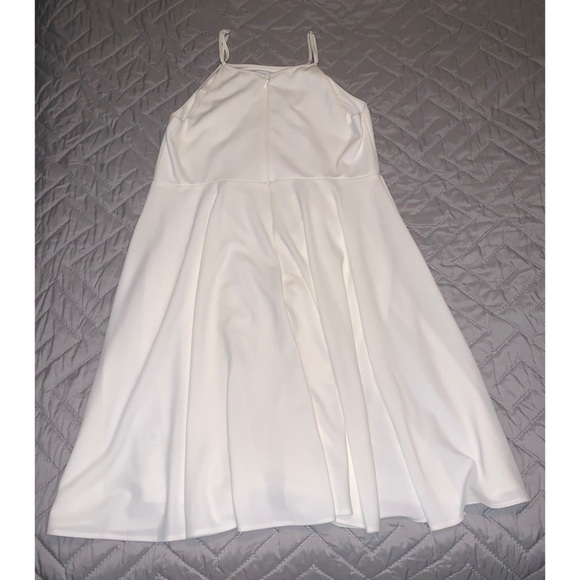 Lulu’s White Dress - Picture 4 of 5